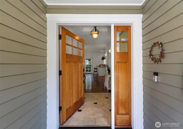 Property photo for 3206 S Washington Street, Seattle photo 4