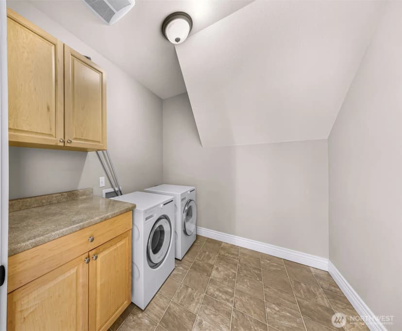 Property photo for 3206 S Washington Street, Seattle photo 35