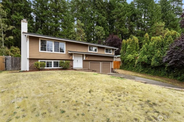 Property photo for 575 Ne Conifer Drive, Bremerton photo 2