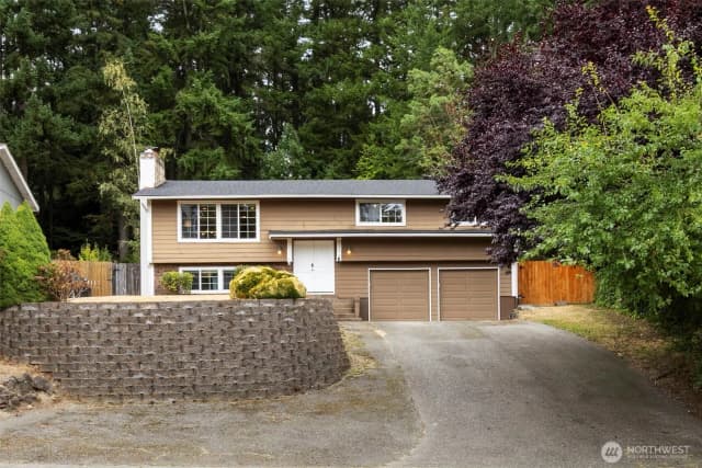 Property photo for 575 Ne Conifer Drive, Bremerton