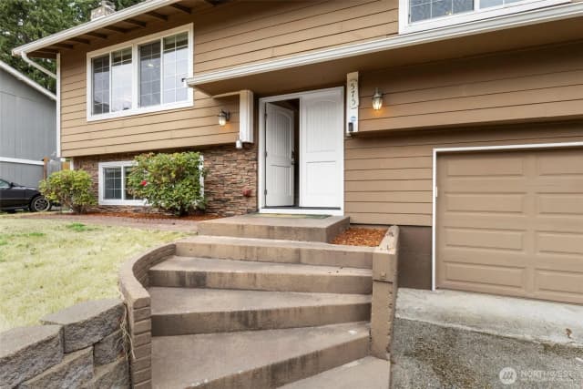 Property photo for 575 Ne Conifer Drive, Bremerton photo 3
