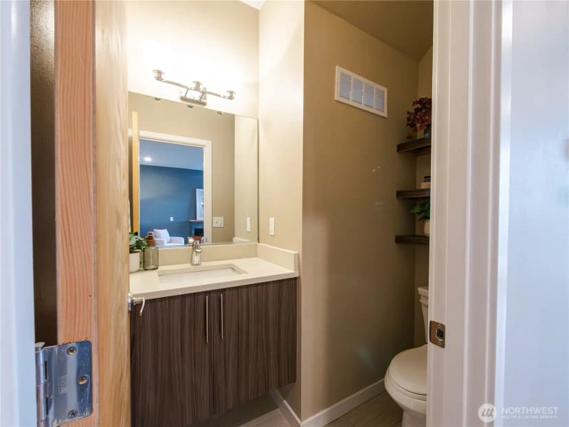 Property photo for 1420 S 272nd Street, Des Moines photo 9
