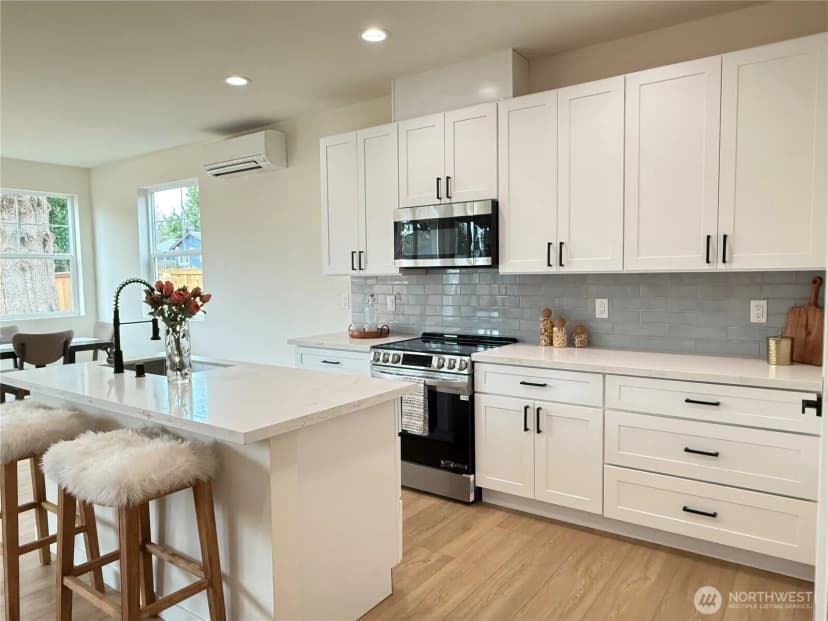 Property photo for 10925 6th Avenue W #a, Everett photo 7