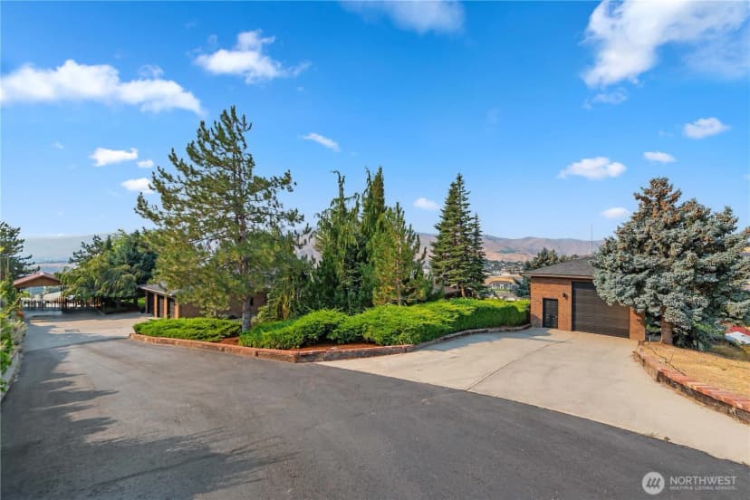 Property photo for 3840 School Street, Wenatchee photo 7