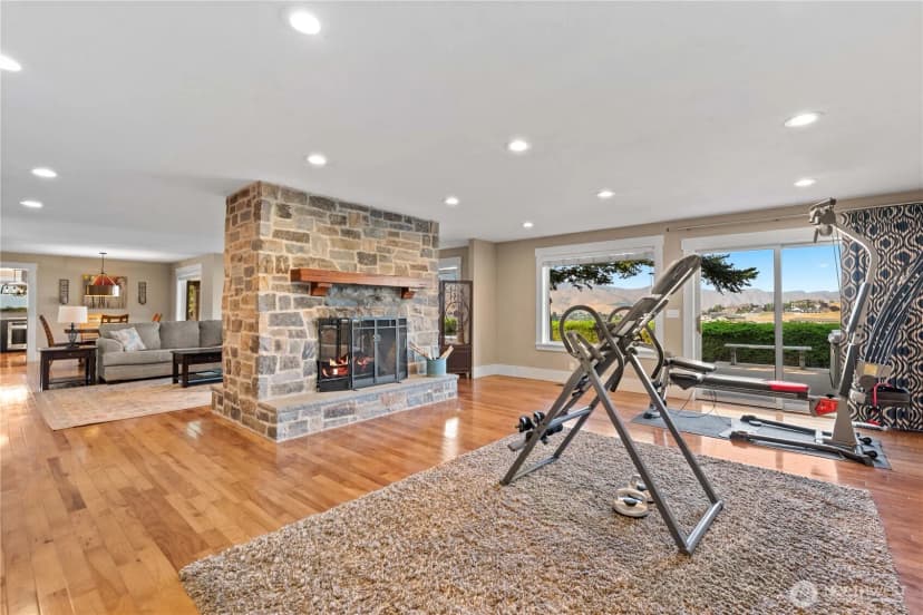 Property photo for 3840 School Street, Wenatchee photo 20