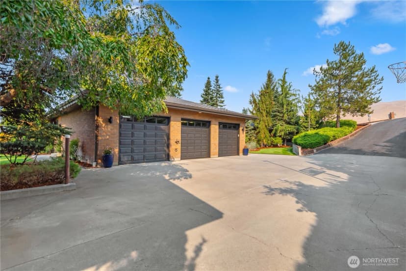 Property photo for 3840 School Street, Wenatchee photo 36