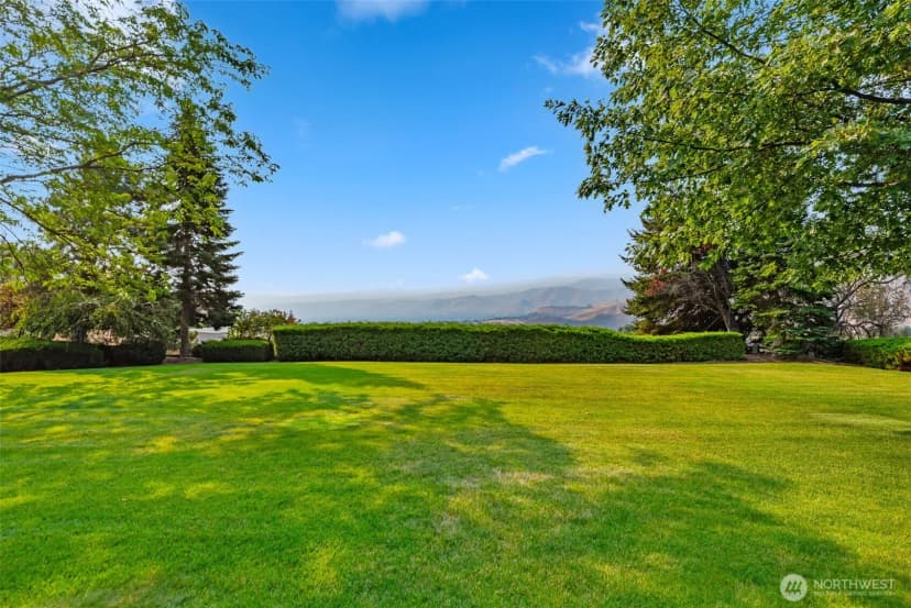 Property photo for 3840 School Street, Wenatchee photo 11