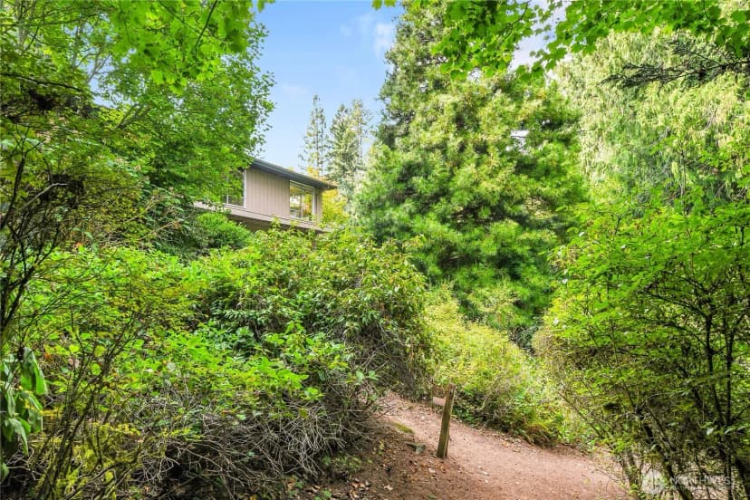 Property photo for 17004 37th Avenue Ne, Lake Forest Park photo 23