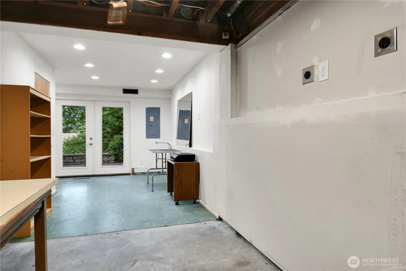 Property photo for 17004 37th Avenue Ne, Lake Forest Park photo 32