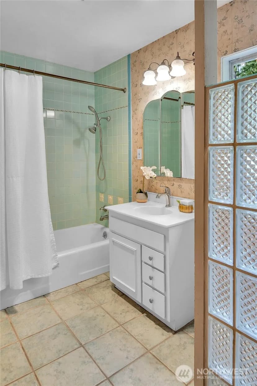 Property photo for 17004 37th Avenue Ne, Lake Forest Park photo 17