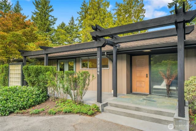 Property photo for 17004 37th Avenue Ne, Lake Forest Park photo 2