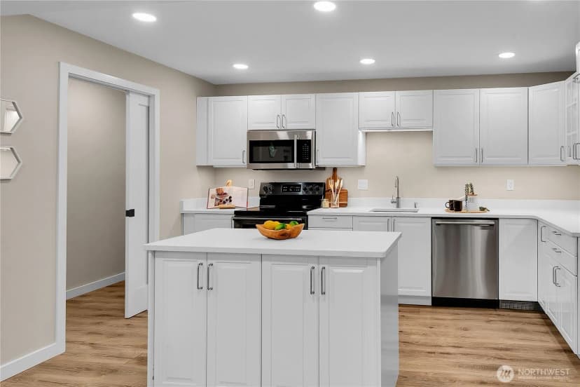Property photo for 17004 37th Avenue Ne, Lake Forest Park photo 28