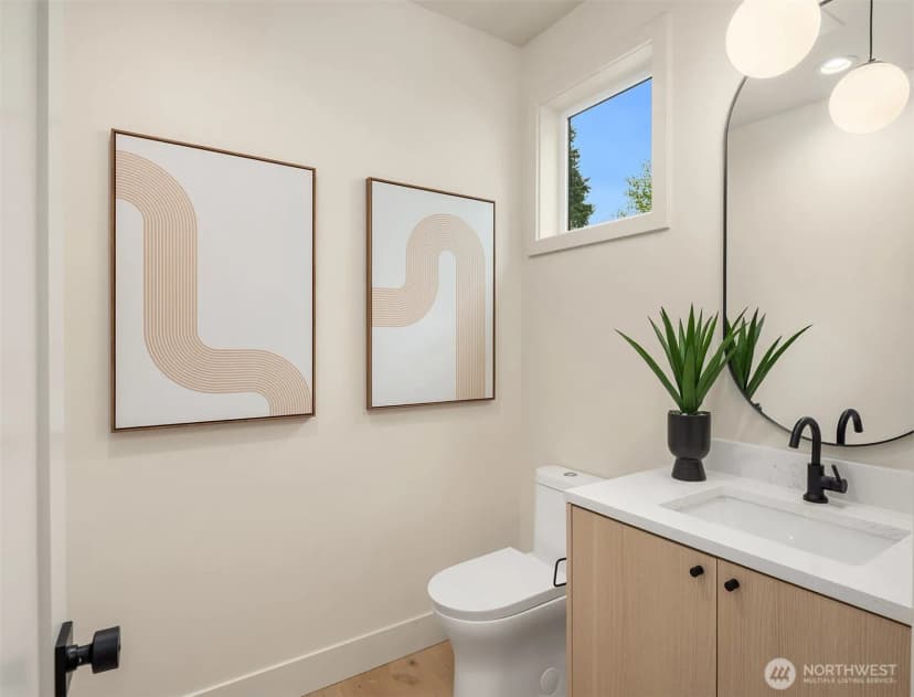 Property photo for 819 18th Avenue W, Kirkland photo 15