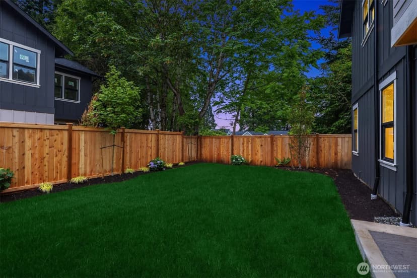 Property photo for 819 18th Avenue W, Kirkland photo 29