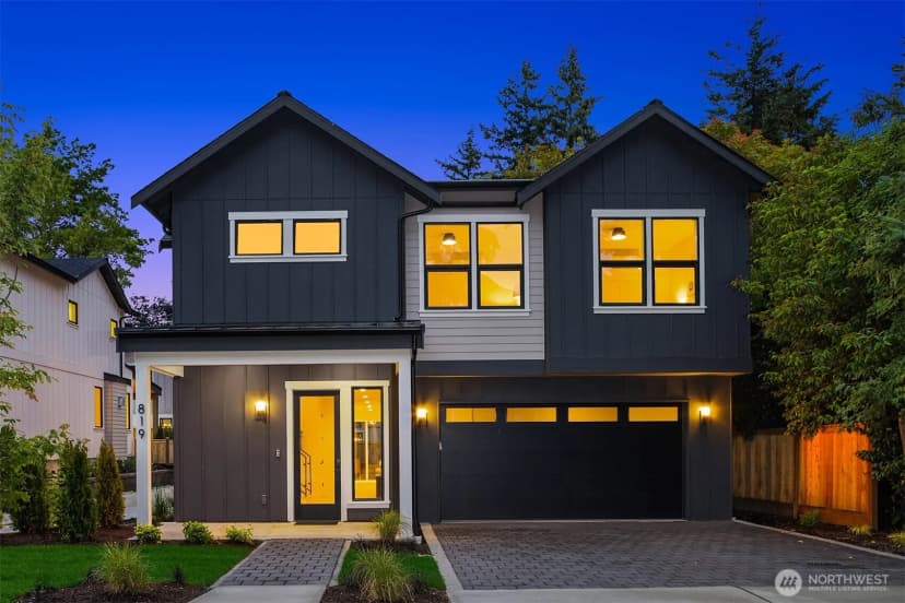 Property photo for 819 18th Avenue W, Kirkland