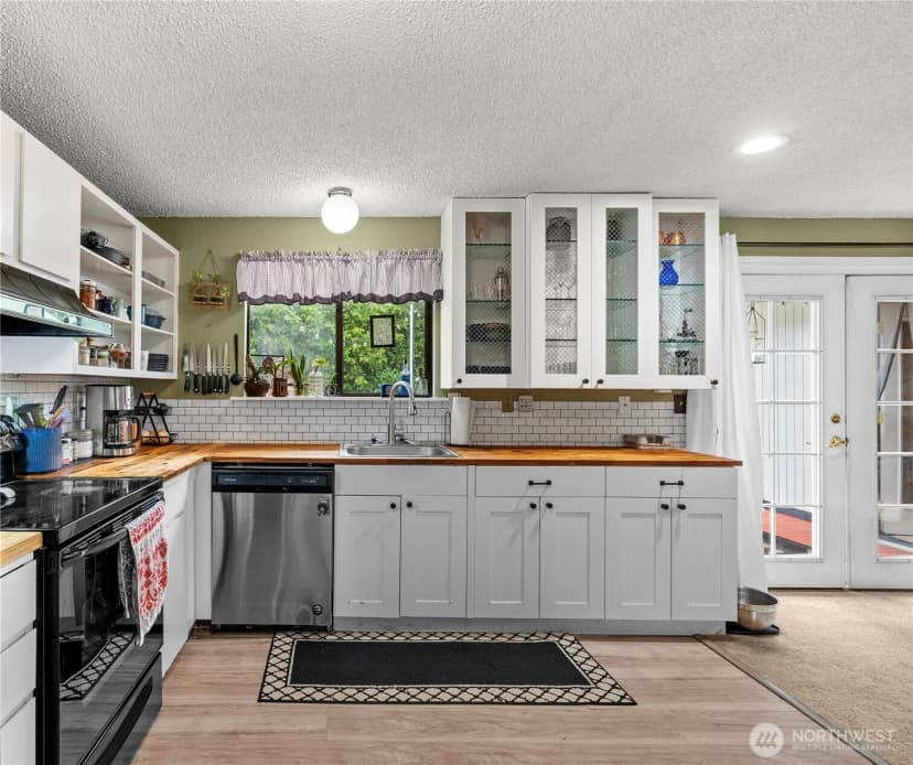 Property photo for 13910 123rd Avenue Ne, Kirkland photo 8