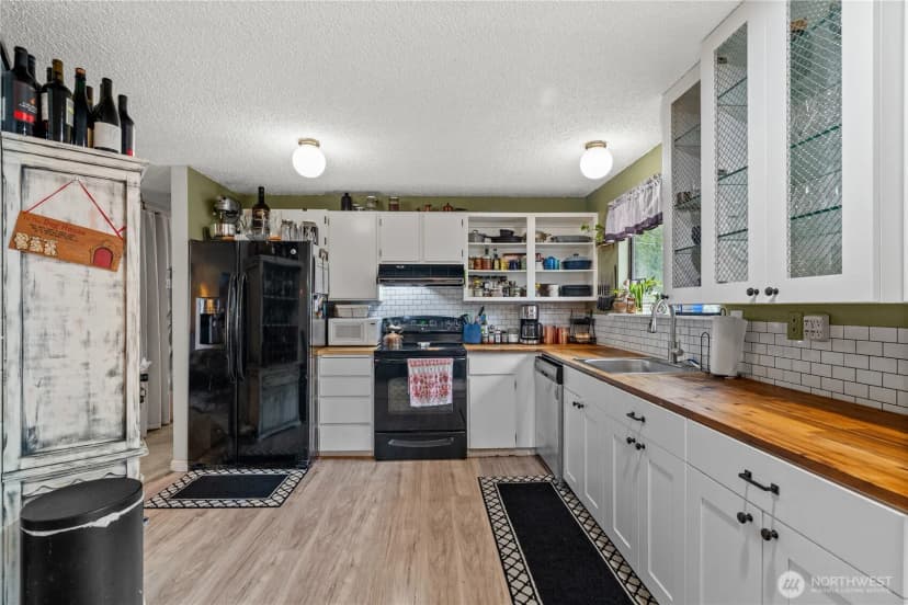 Property photo for 13910 123rd Avenue Ne, Kirkland photo 6