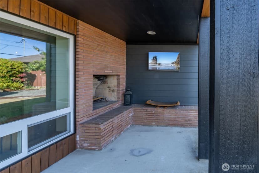 Property photo for 929 W 5th Street, Port Angeles photo 10