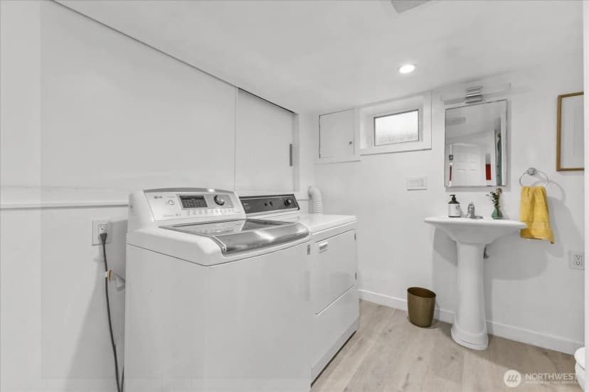Property photo for 4738 4th Avenue Ne, Seattle photo 22