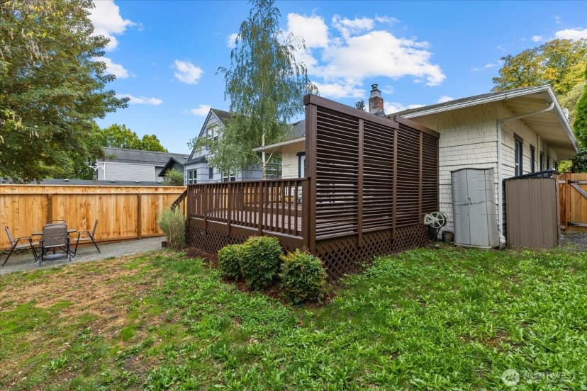 Property photo for 4738 4th Avenue Ne, Seattle photo 32