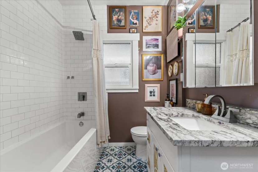 Property photo for 4738 4th Avenue Ne, Seattle photo 19
