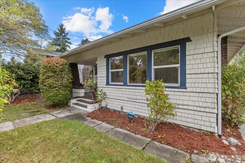 Property photo for 4738 4th Avenue Ne, Seattle photo 26