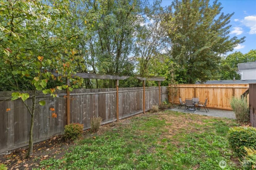Property photo for 4738 4th Avenue Ne, Seattle photo 30