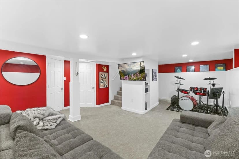 Property photo for 4738 4th Avenue Ne, Seattle photo 24