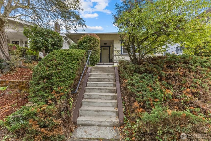 Property photo for 4738 4th Avenue Ne, Seattle photo 33