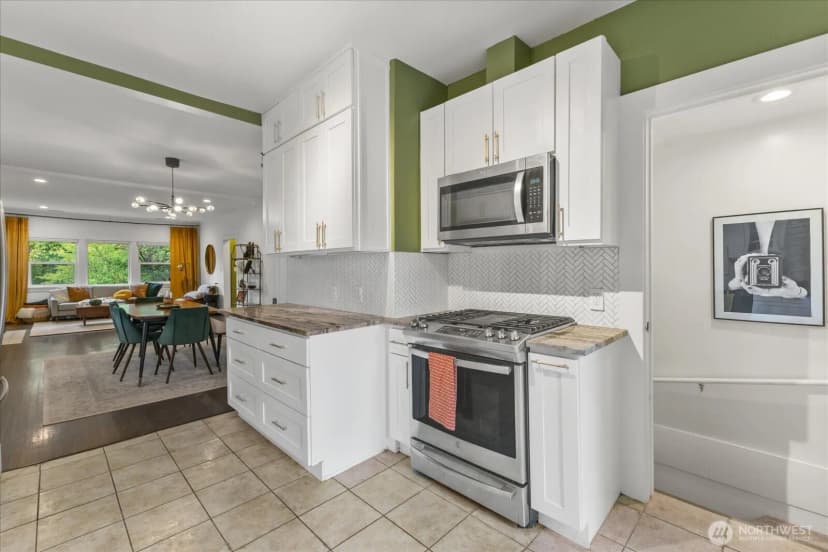 Property photo for 4738 4th Avenue Ne, Seattle photo 15