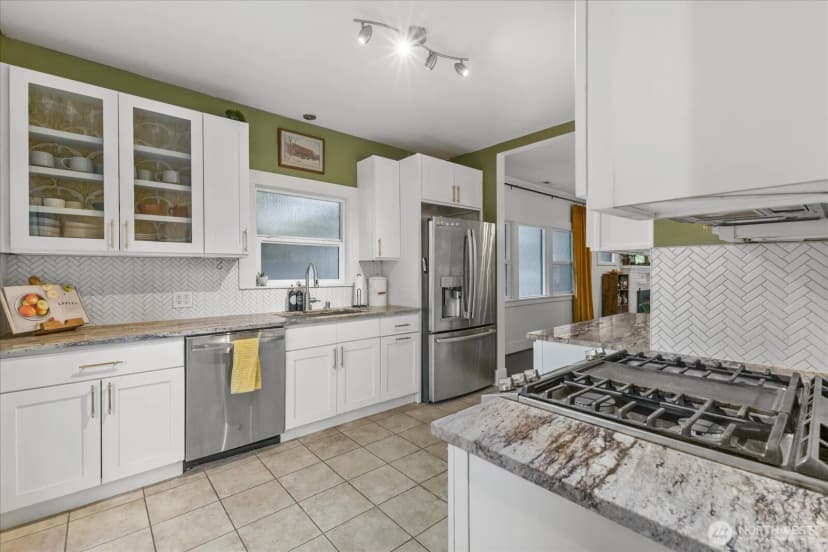 Property photo for 4738 4th Avenue Ne, Seattle photo 14