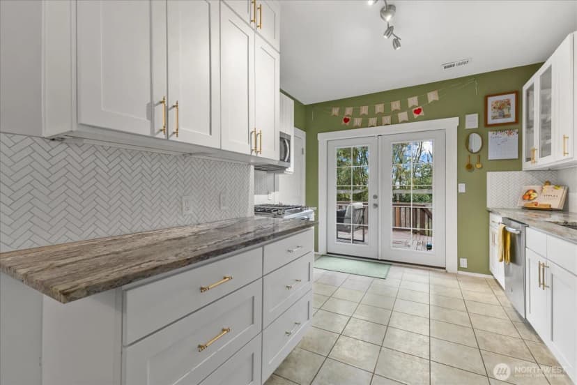 Property photo for 4738 4th Avenue Ne, Seattle photo 13