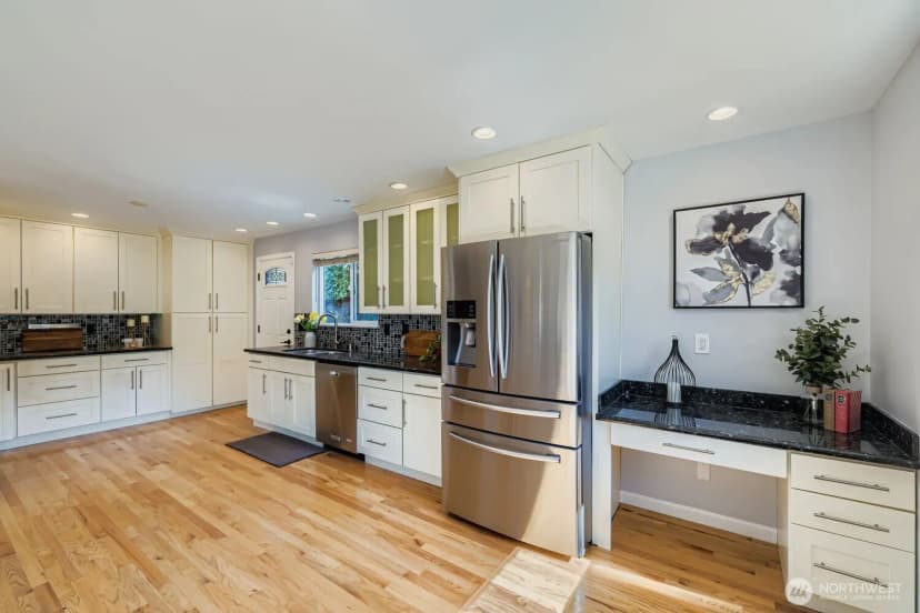 Property photo for 12115 Se 22nd Street, Bellevue photo 11