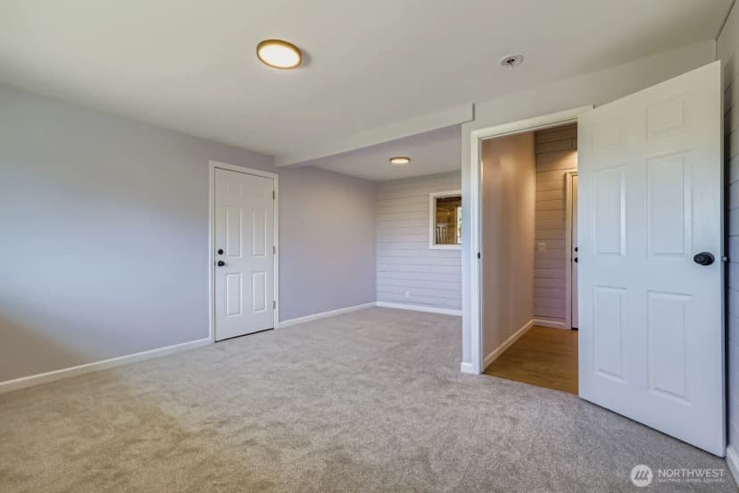 Property photo for 12115 Se 22nd Street, Bellevue photo 17
