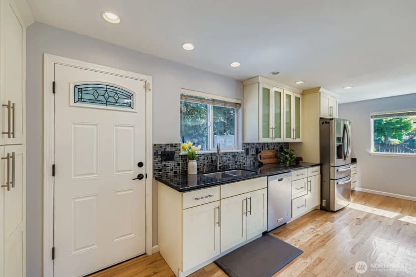Property photo for 12115 Se 22nd Street, Bellevue photo 13