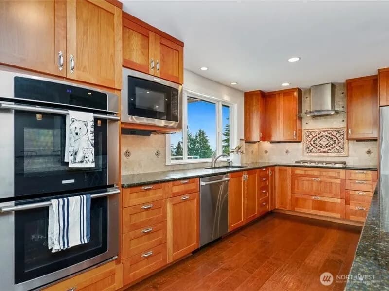 Property photo for 12604 88th Place Ne, Kirkland photo 14