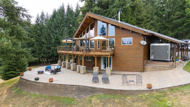 Property photo for 9070 Ocean Beach Highway, Longview photo 2