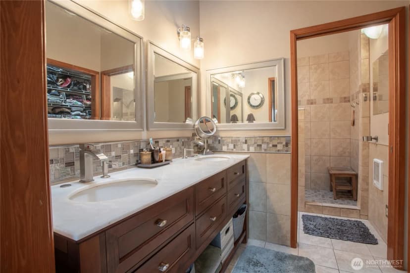 Property photo for 9070 Ocean Beach Highway, Longview photo 15