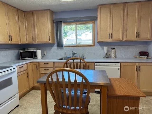 Property photo for 5216 64th Street W, Tacoma photo 11