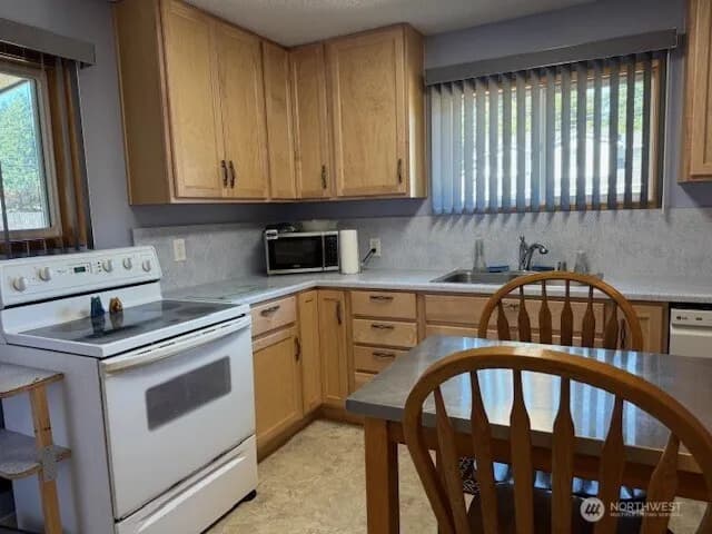 Property photo for 5216 64th Street W, Tacoma photo 8