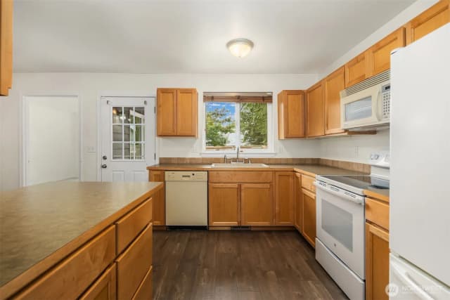 Property photo for 850 Village Way, Monroe photo 5