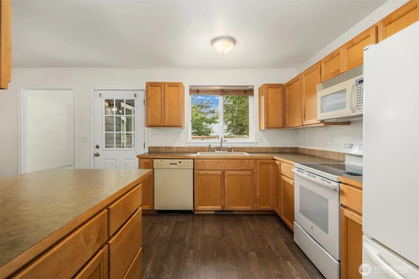 Property photo for 850 Village Way, Monroe photo 5