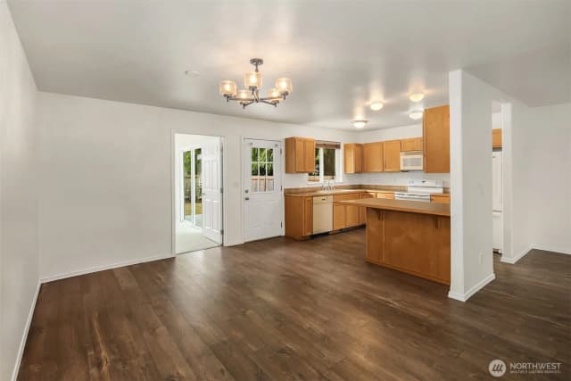 Property photo for 850 Village Way, Monroe photo 3