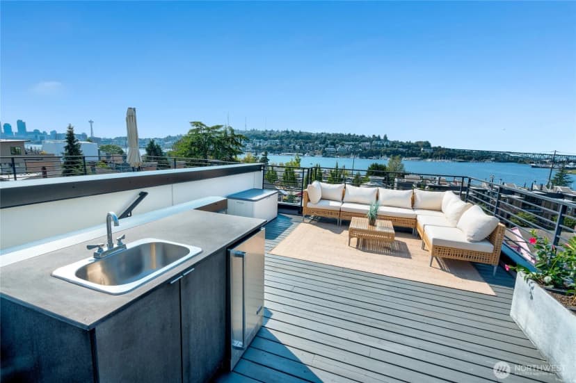 Property photo for 2357 A Yale Avenue E, Seattle photo 25