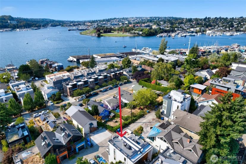 Property photo for 2357 A Yale Avenue E, Seattle photo 34