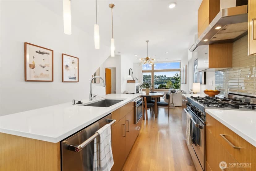 Property photo for 2357 A Yale Avenue E, Seattle photo 24