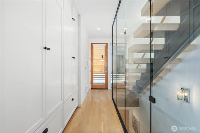 Property photo for 2357 A Yale Avenue E, Seattle photo 5