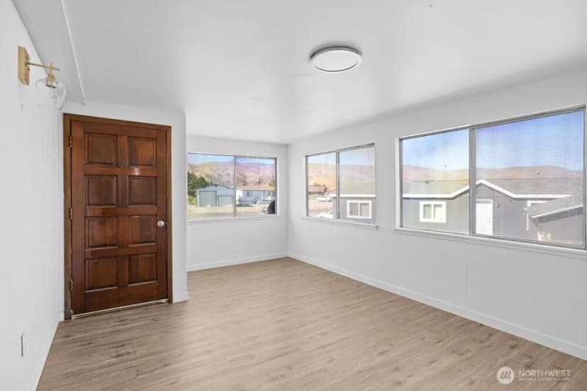 Property photo for 308 Spring Circle Sw, Mattawa photo 8