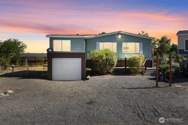 Property photo for 308 Spring Circle Sw, Mattawa