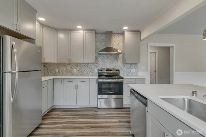 Property photo for 604 Dupont Avenue, Dupont photo 6